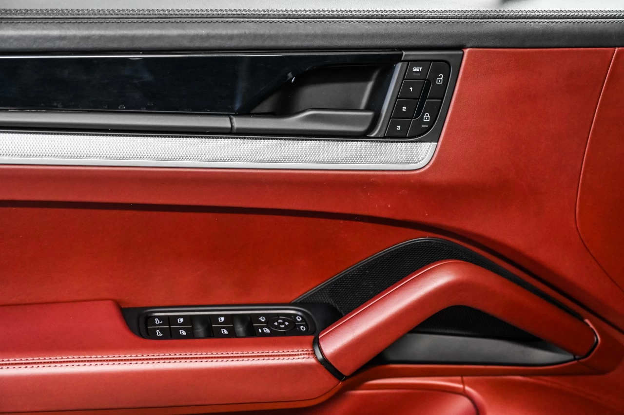 2024 Porsche Cayenne Pneus ÉtÉ et hiver inclus / AWD Image principale