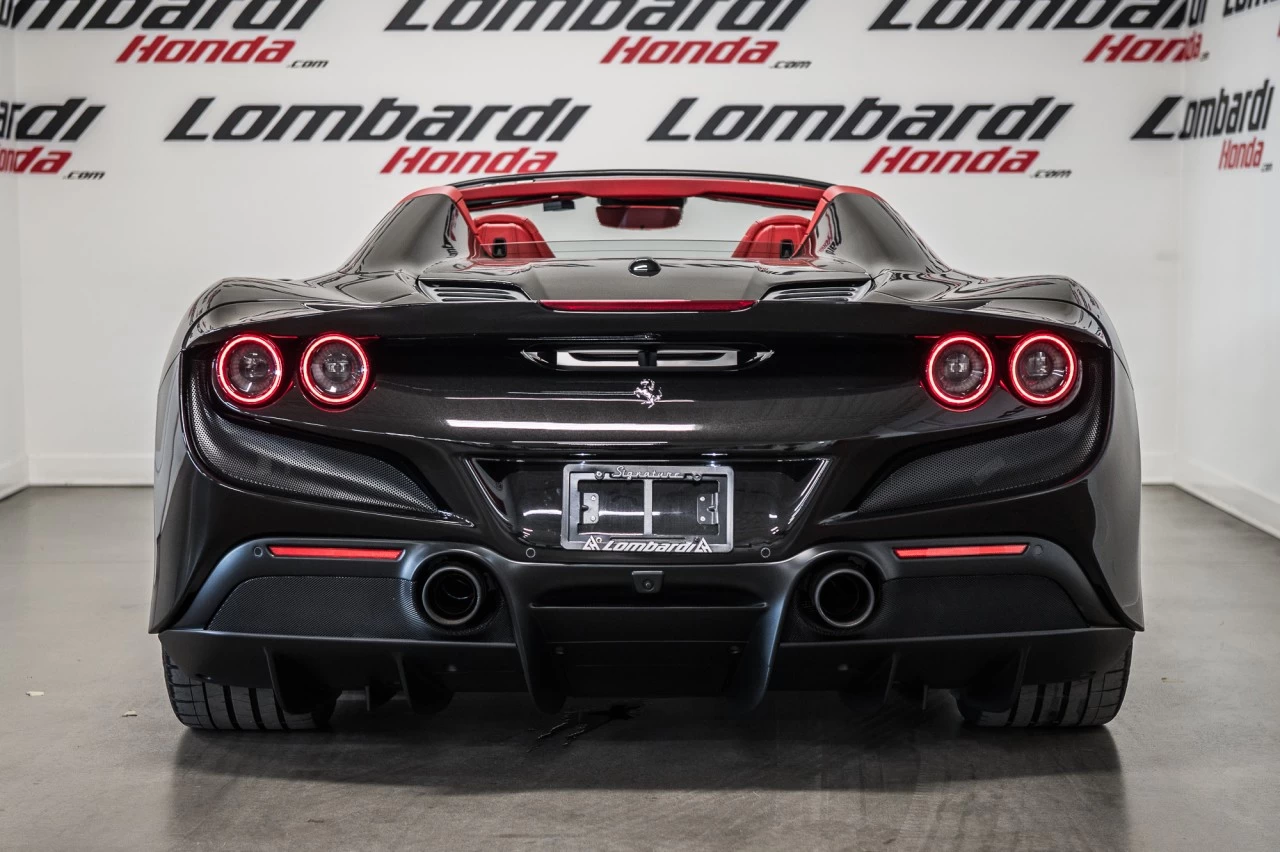 2021 Ferrari F8 Spider  Image principale