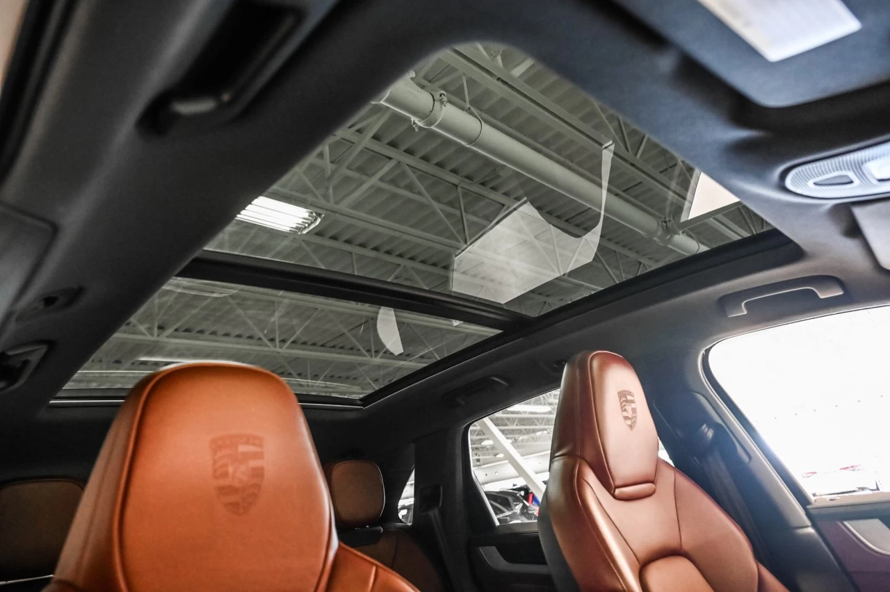 2024 Porsche Cayenne Pneus ÉtÉ et hiver inclus / AWD Image principale