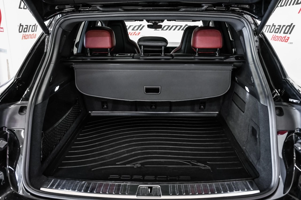 2024 Porsche Cayenne Pneus ÉtÉ et hiver inclus / AWD Image principale