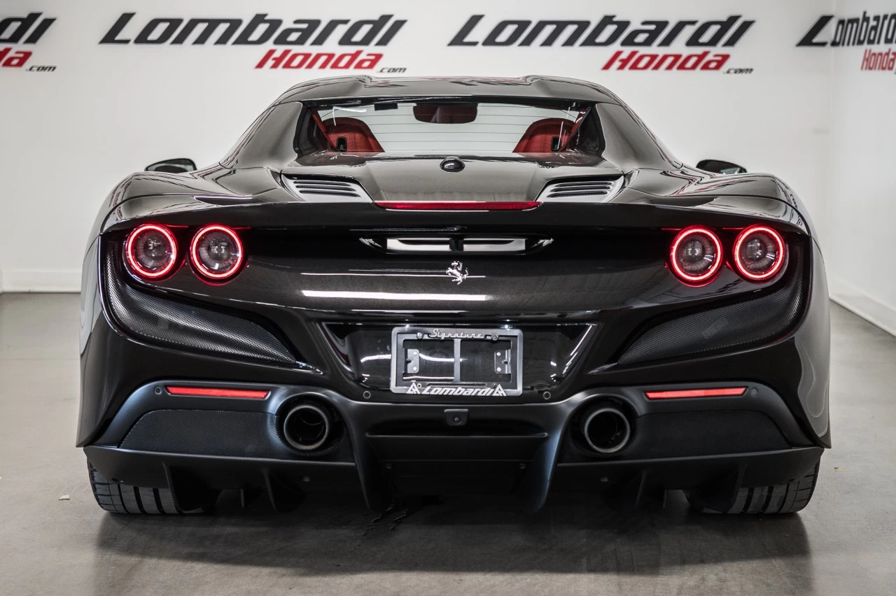 2021 Ferrari F8 Spider  Image principale