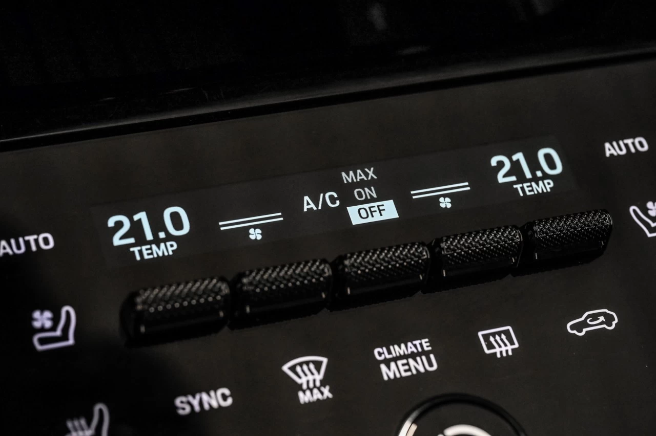 2024 Porsche Cayenne Pneus ÉtÉ et hiver inclus / AWD Image principale