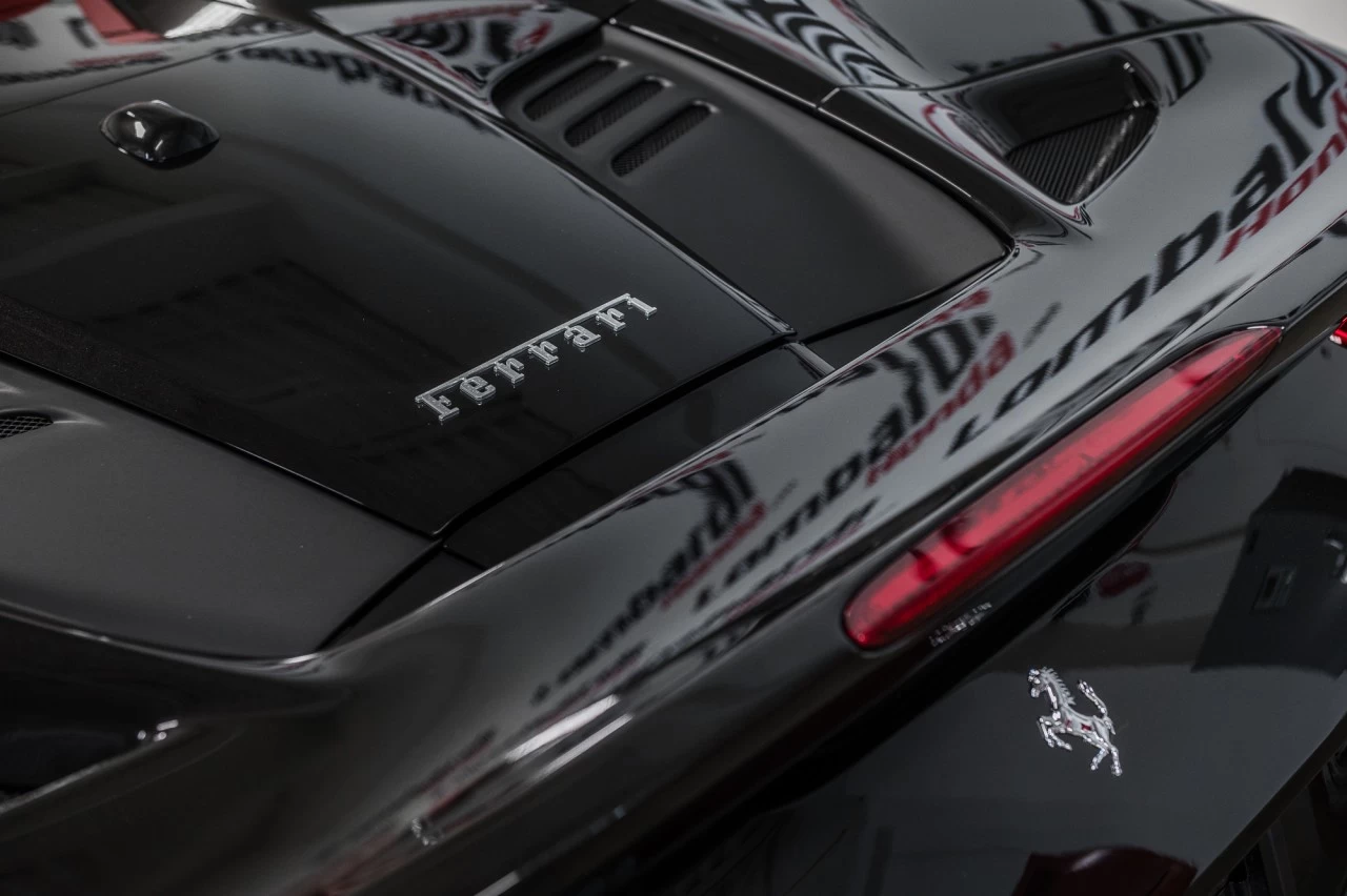 2021 Ferrari F8 Spider  Image principale