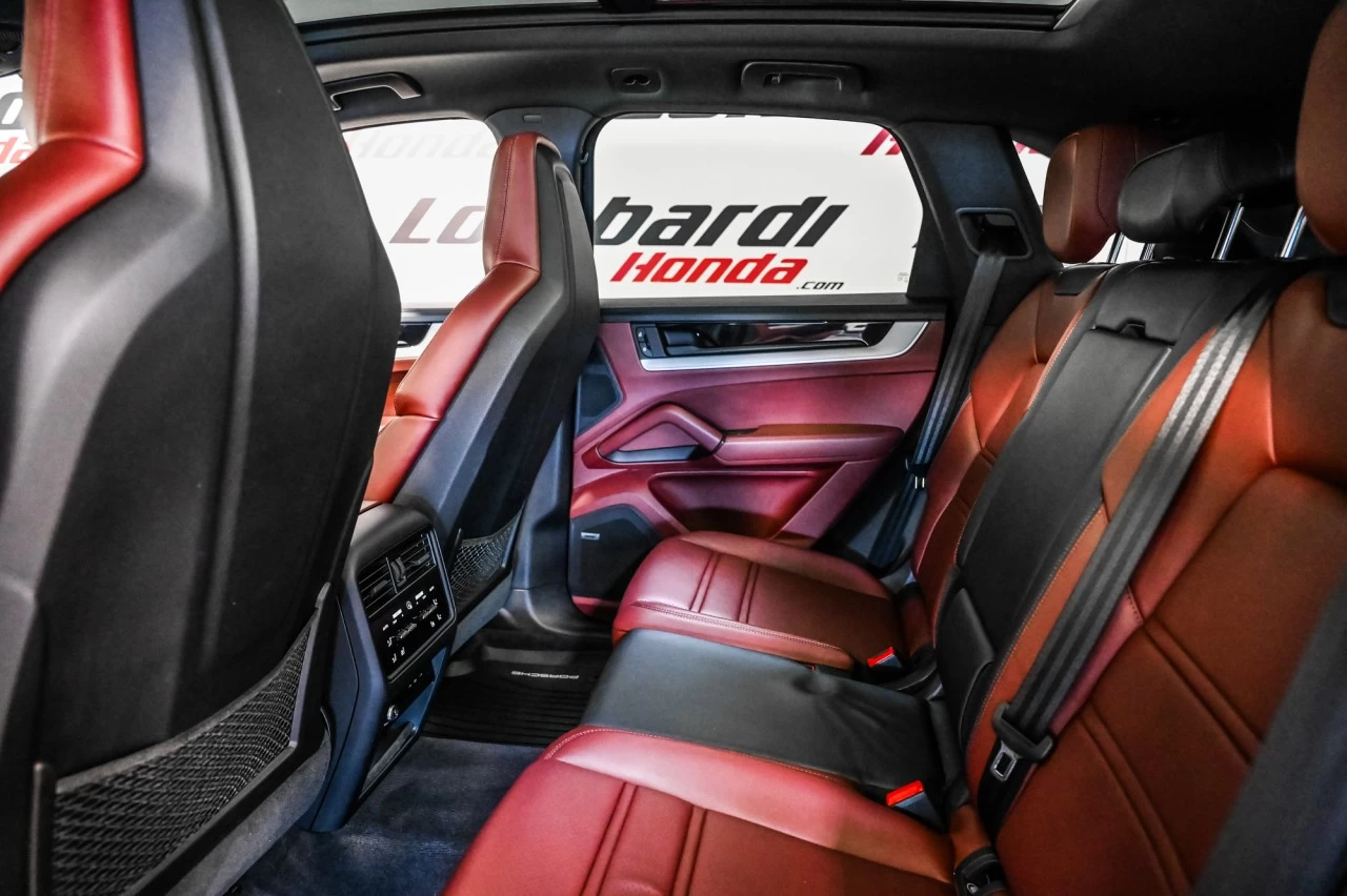 2024 Porsche Cayenne Pneus ÉtÉ et hiver inclus / AWD Image principale