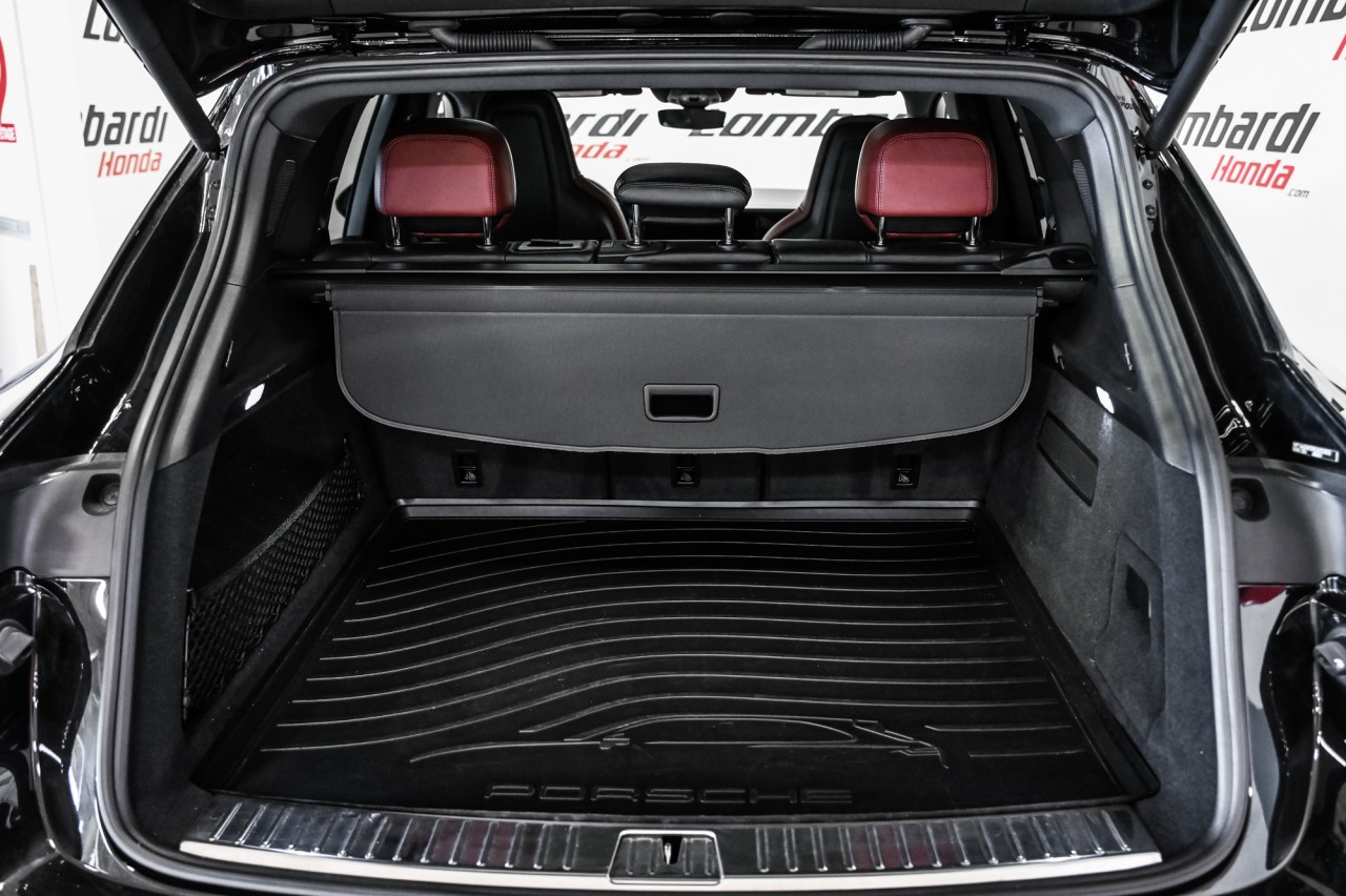 2024 Porsche Cayenne Pneus ÉtÉ et hiver inclus / AWD Image principale