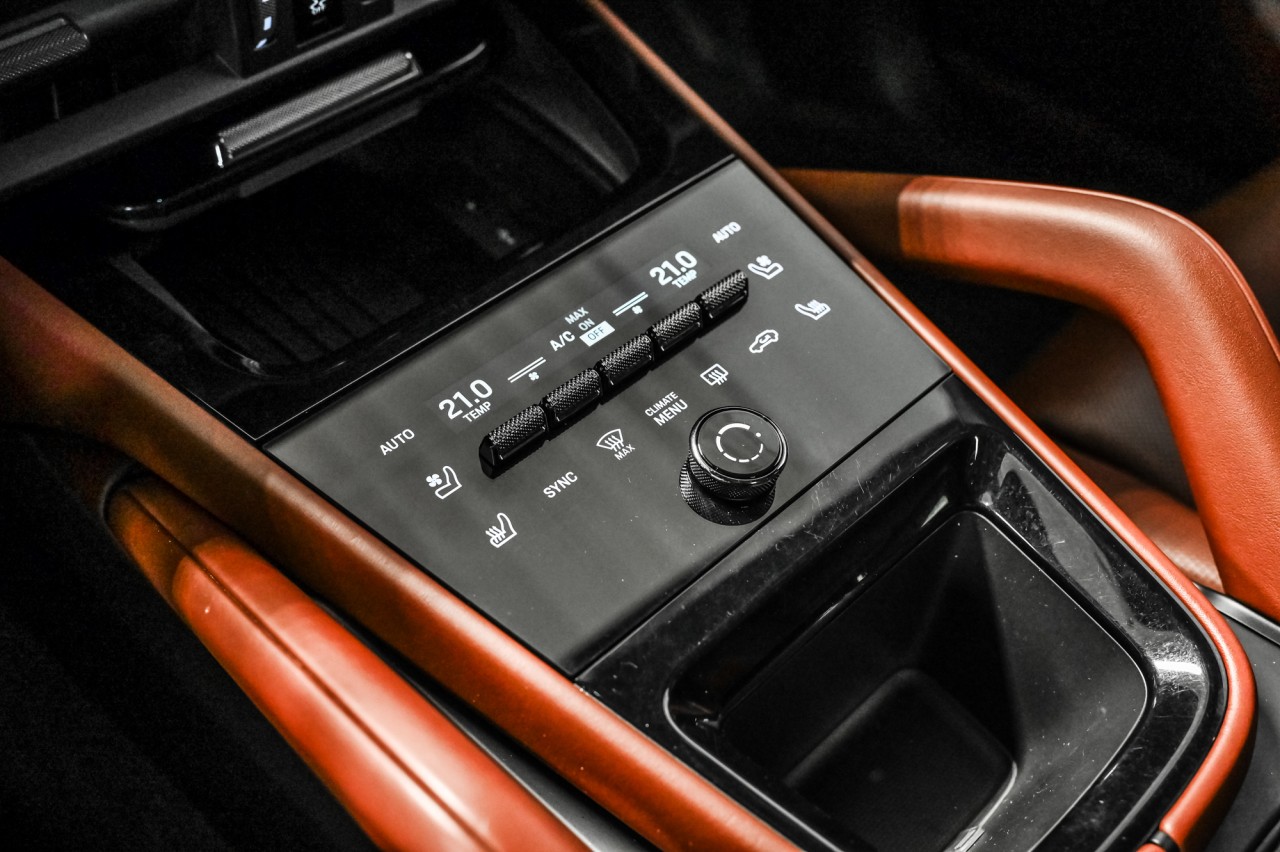 2024 Porsche Cayenne Pneus ÉtÉ et hiver inclus / AWD Image principale