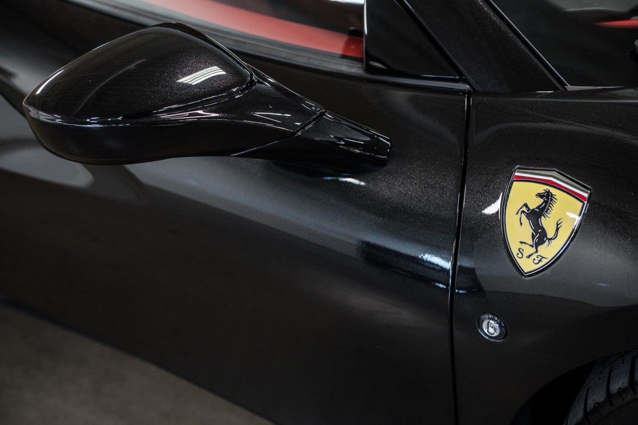 2021 Ferrari F8 Spider  Image principale