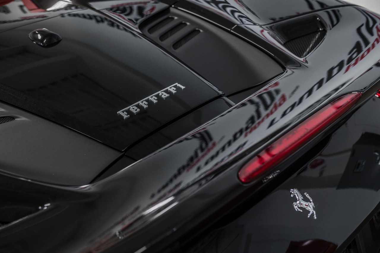 2021 Ferrari F8 Spider  Image principale