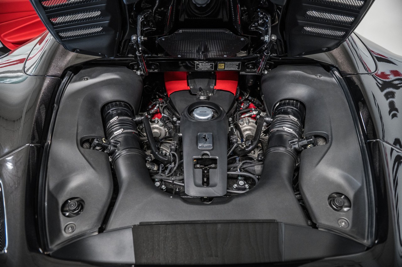 2021 Ferrari F8 Spider  Image principale