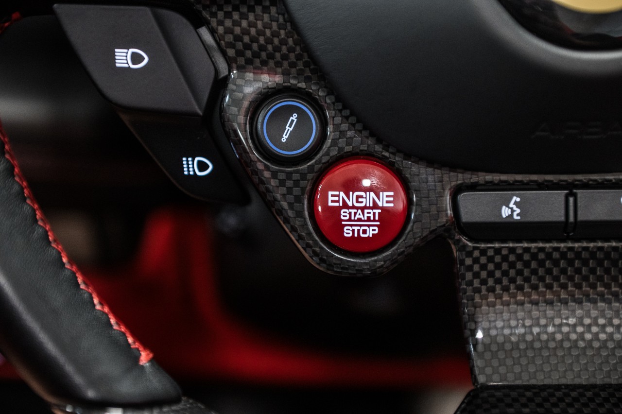 2021 Ferrari F8 Spider  Image principale