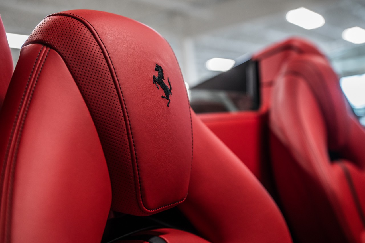 2021 Ferrari F8 Spider  Image principale