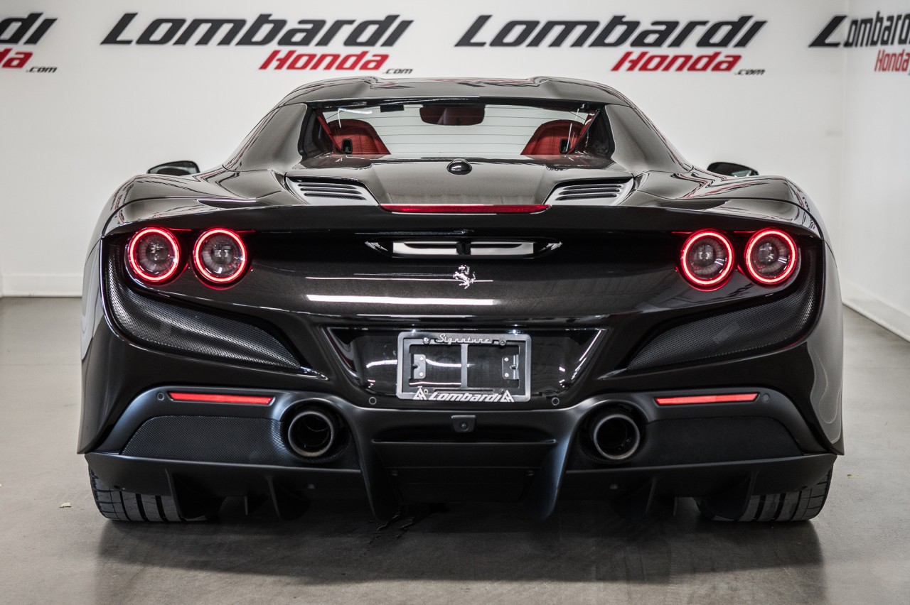 2021 Ferrari F8 Spider  Image principale